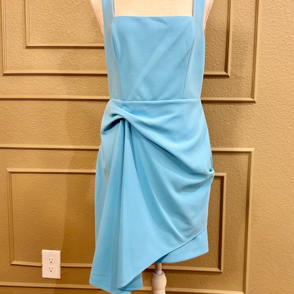 BADGLEY MISCHKA Elegant Blue Asymmetrical Sleeveless Dress. Size 10 - Picture 3 of 9